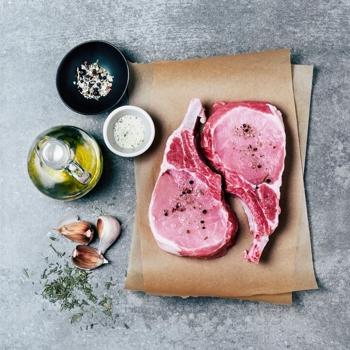 Meat is consumed without restrictions on a ketogenic diet