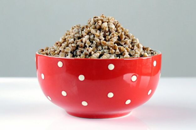 Steamed unsalted buckwheat is the main product of the buckwheat diet